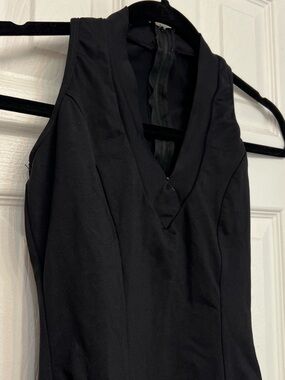 Black Sleeveless V-Neck Women's Leotard